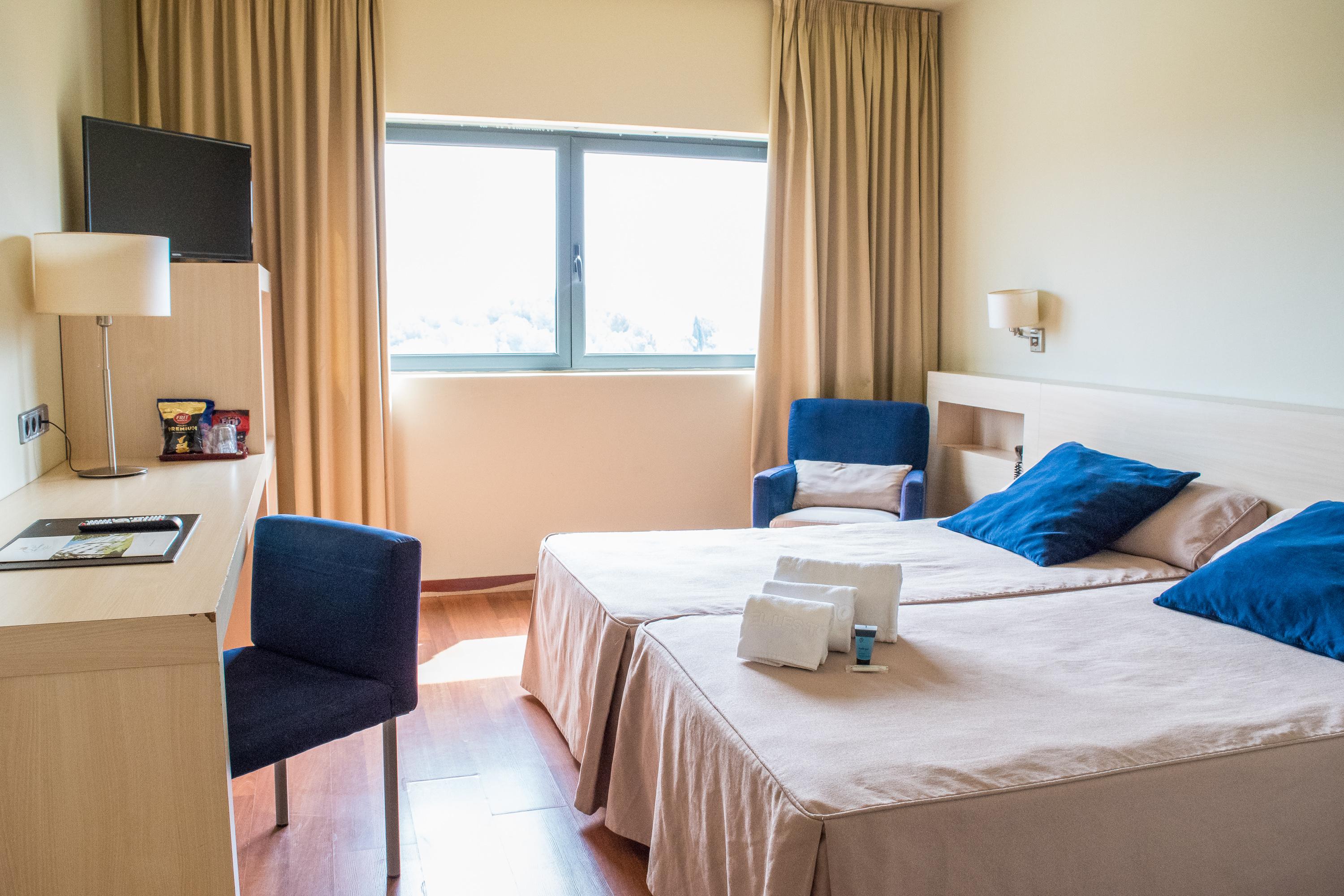 Hotel Les Torres Sant Esteve Sesrovires Exterior photo