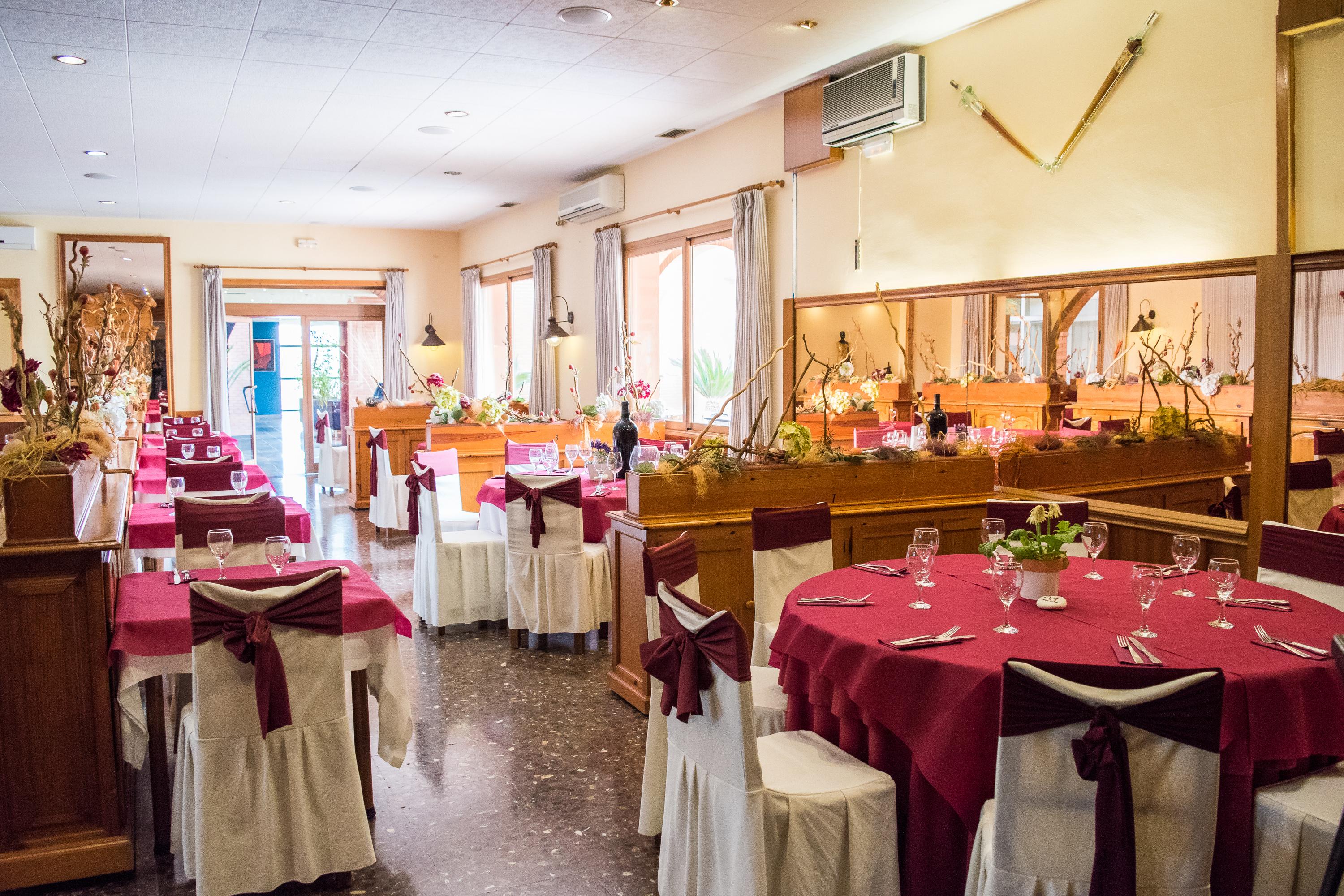 Hotel Les Torres Sant Esteve Sesrovires Exterior photo