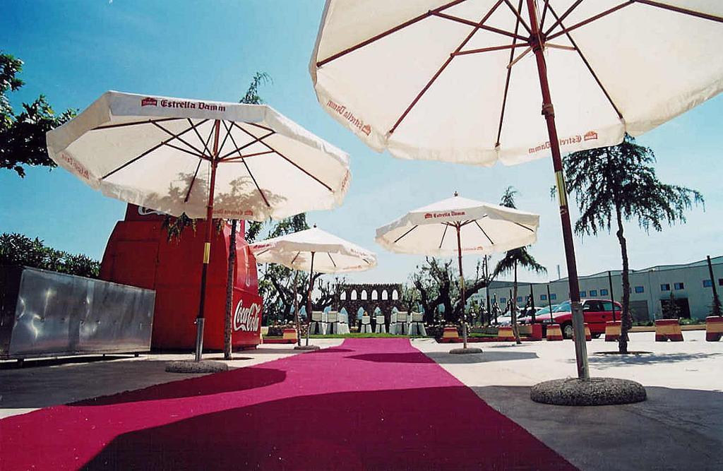 Hotel Les Torres Sant Esteve Sesrovires Exterior photo