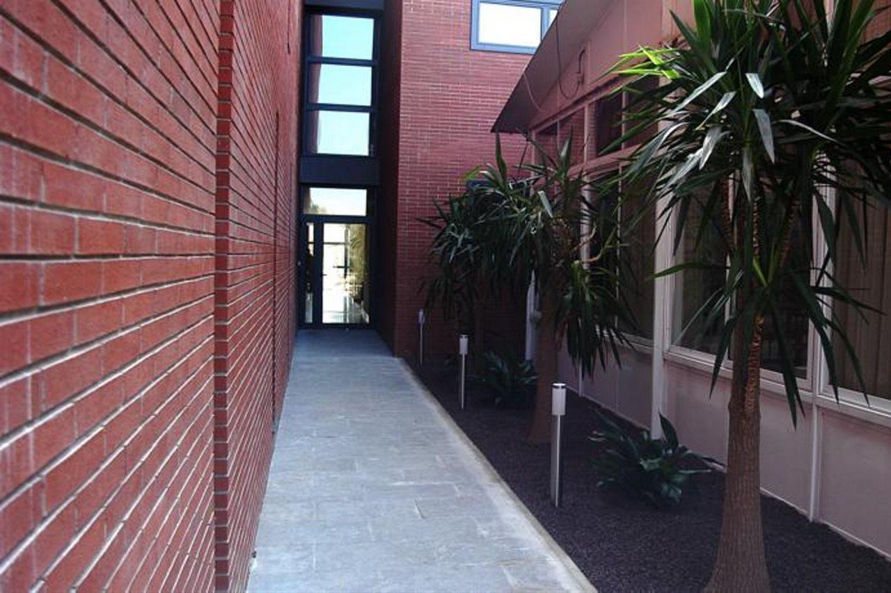 Hotel Les Torres Sant Esteve Sesrovires Exterior photo