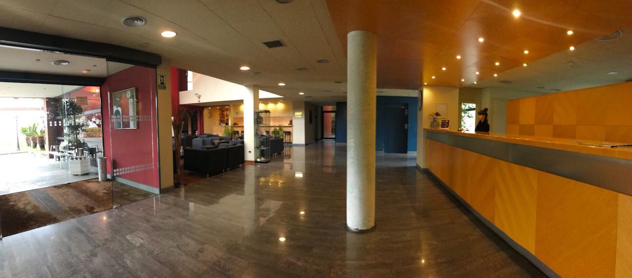Hotel Les Torres Sant Esteve Sesrovires Exterior photo